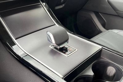 Land Rover Range Rover Velar D300 Dynamic SE