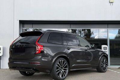Volvo XC90 B5 AWD Ultra Dark