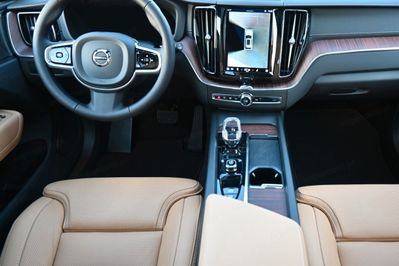 Volvo XC60 T8 Plug-In Hybrid AWD Ultra Dark