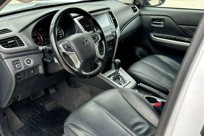 Mitsubishi L200 2.2 d DC Instyle Plus