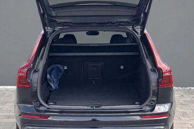 Volvo XC60 T6 Plug-In Hybrid AWD Plus Dark aut