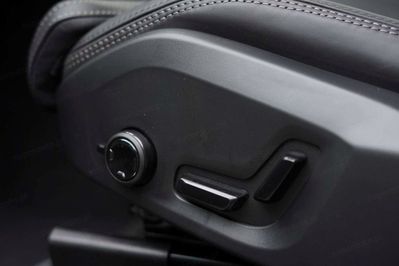 Volvo XC60 T6 Plug-In Hybrid AWD Ultra Black Edition