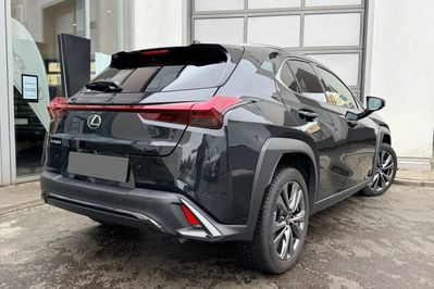Lexus UX 300h F Sport Design Hybrid Dynamic Force