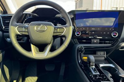 Lexus NX 350h Omotenashi 2.5 Hybrid AWD