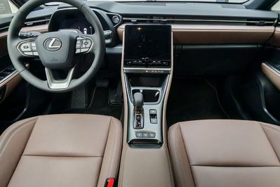 Lexus LBX Elegant 1.5 Hybrid