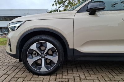 Volvo XC40 B4 Ultra Dark
