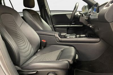 Mercedes GLB 200