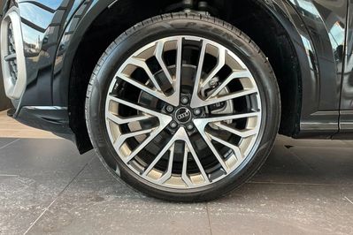 Audi Q5 TFSI  quattro S tronic