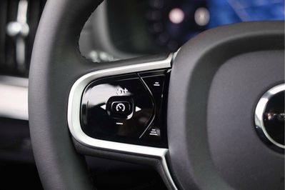 Volvo XC90 B5 AWD Ultra Black Edition