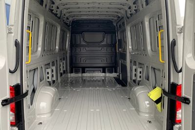 Volkswagen Crafter L4H3 aut