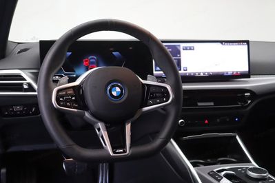BMW Seria 3 330e xDrive M Sport