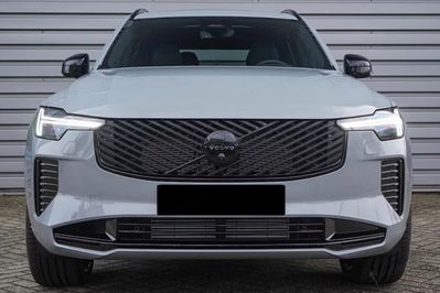 Volvo XC90 B5 AWD Ultra Black Edition