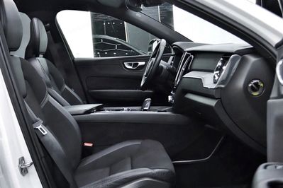 Volvo XC60 T8 AWD Plug-In Hybrid Momentum aut