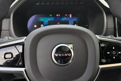 Volvo XC90 T8 AWD Plug-In Hybrid Ultra Dark