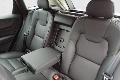 Volvo XC60 B5 B AWD Plus Dark aut