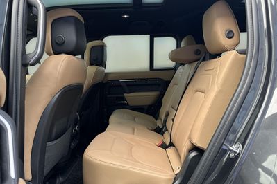 Land Rover Defender 130 D350 X-Dynamic HSE