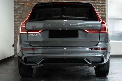 Volvo XC60 B5 AWD Ultra Dark