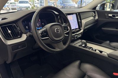 Volvo XC60 B4 B Plus Dark