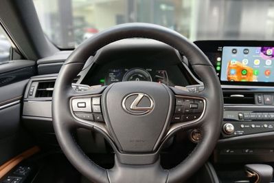 Lexus ES 300h Business Edition