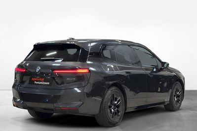 BMW iX xDrive45 100.6kWh