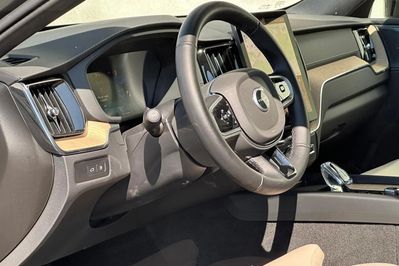 Volvo XC60 T8 Plug-In Hybrid AWD Ultra Dark