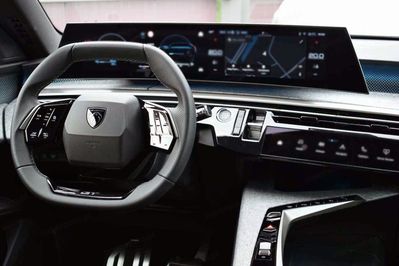 Peugeot 5008 GT e-DCS7 1.6 PHEV