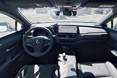 Lexus UX 300h F Sport Design Hybrid Dynamic Force