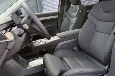 Volvo EX90 Twin AWD Plus 7 os