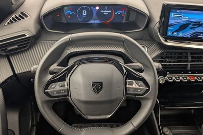 Peugeot 2008 ALLURE 1.2 PureTech