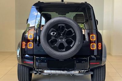 Land Rover Defender 110 3.0 D350 X-Dynamic HSE
