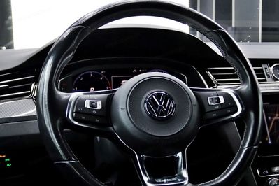 Volkswagen Arteon 2.0 TDI Bi-Turbo SCR 4Mot. R-Line DSG