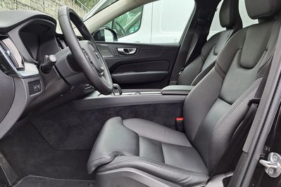 Volvo XC60 T6 Plug-In Hybrid AWD Plus Dark aut