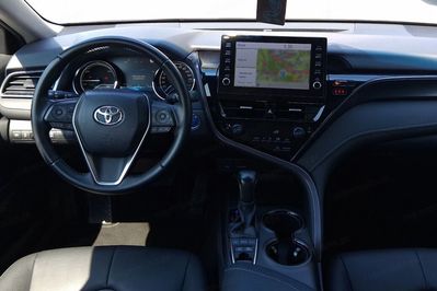 Toyota Camry 2.5 Hybrid Prestige Cvt