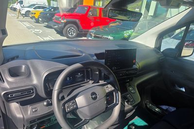Opel Combo Van Cargo L2H1 EAT8