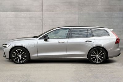 Volvo V60 T6 AWD Plug-In Hybrid Plus Dark