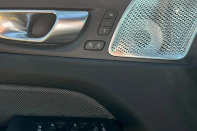 Volvo XC60 T8 Plug-In Hybrid AWD Polestar Engineered