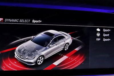 Mercedes E Klasa E 220 d 4-Matic AMG/Avantgarde