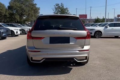 Volvo XC60 B5 AWD Ultra Dark