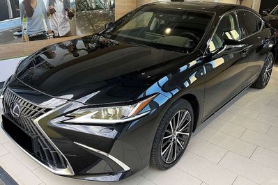 Lexus ES 300h Business Edition 2.5 E-CVT