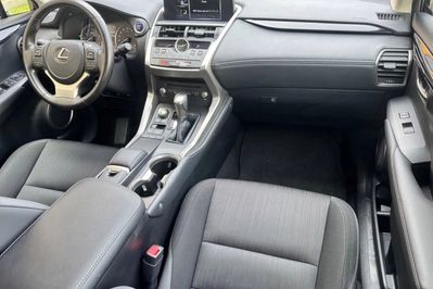 Lexus NX 300h Elegance 2WD