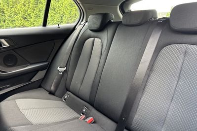 BMW Seria 1 118i Advantage aut