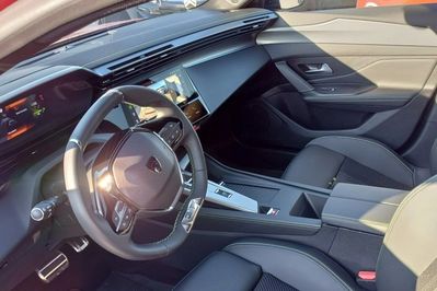 Peugeot 408 1.2 PureTech mHEV GT S&S e-DSC6