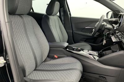 Peugeot 2008 ALLURE 1.2 mHEV e-DCS6