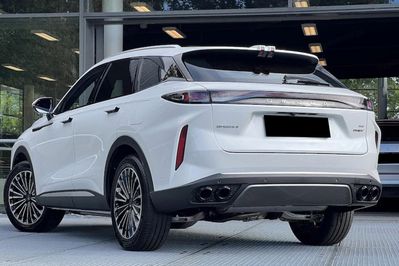 Omoda 9 1.5 Super Hybrid Exclusive AWD