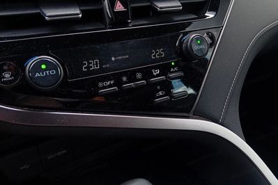 Toyota Camry 2.5 Hybrid Prestige Cvt