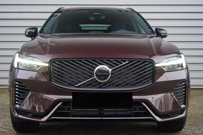 Volvo XC60 B5 AWD Ultra Dark