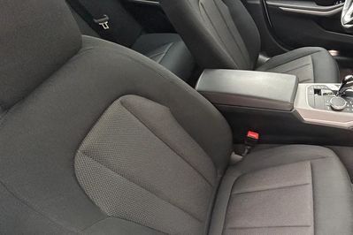BMW Seria 3 318i Advantage aut