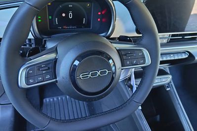 Fiat 600 Icon 1.2 Turbo Hybrid eDCT