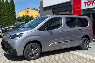 Toyota Proace City Verso Long Family