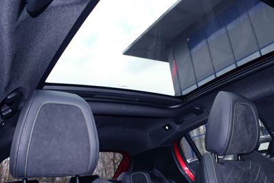 Peugeot 208 GT e-DCS6 1.2 mHEV